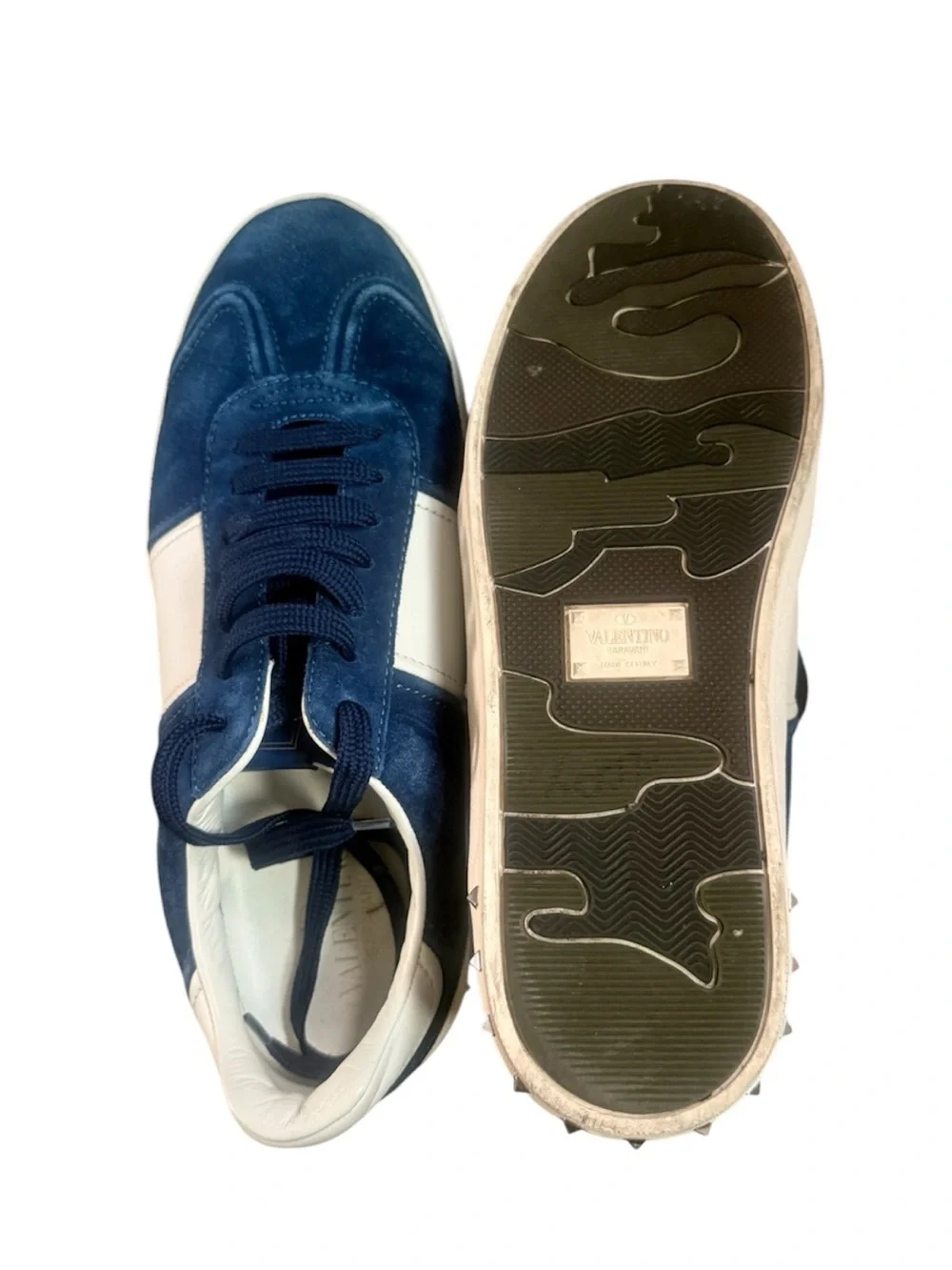 Valentino Garavani Flycrew Low-Top Sneakers In Navy Blue Suede